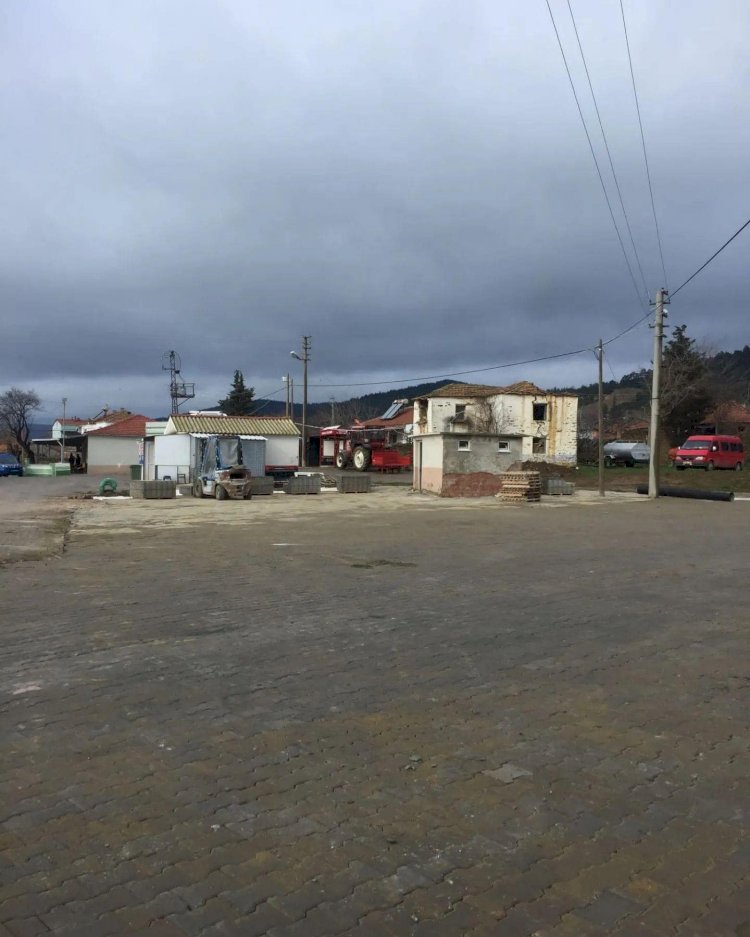 KÖY YOLLARINA PARKE TAŞI