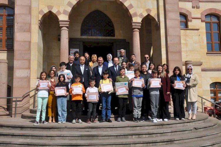 Kaymakam Dolu, Öğrencileri Tebrik Etti