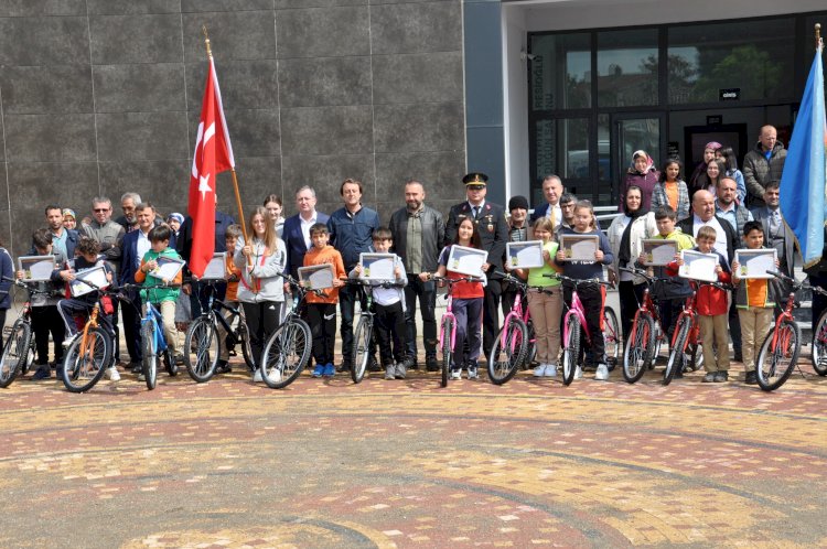 Gümüşçay’da Öğrencilere Bisikletleri Takdim Edildi