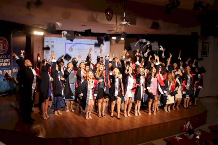 DİŞ HEKİMLİĞİ FAKÜLTESİNDE MEZUNİYET HEYECANI
