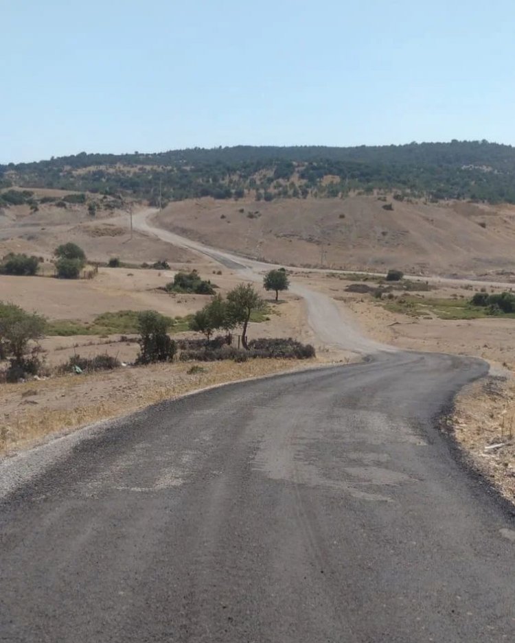 Ayvacık Bademli köyünde yollar onarıldı