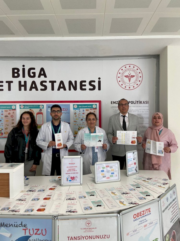Hastanede vatandaşlara broşür dağıtıldı